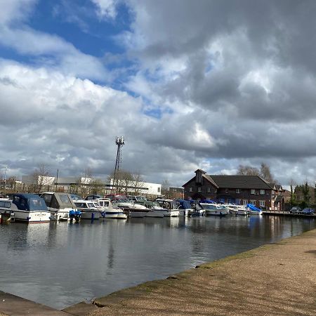 Marine Viewing 2 Bedrooms Flat Manchester Exterior foto