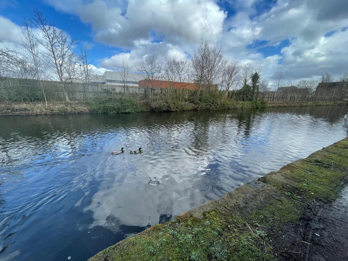 Marine Viewing 2 Bedrooms Flat Manchester Exterior foto